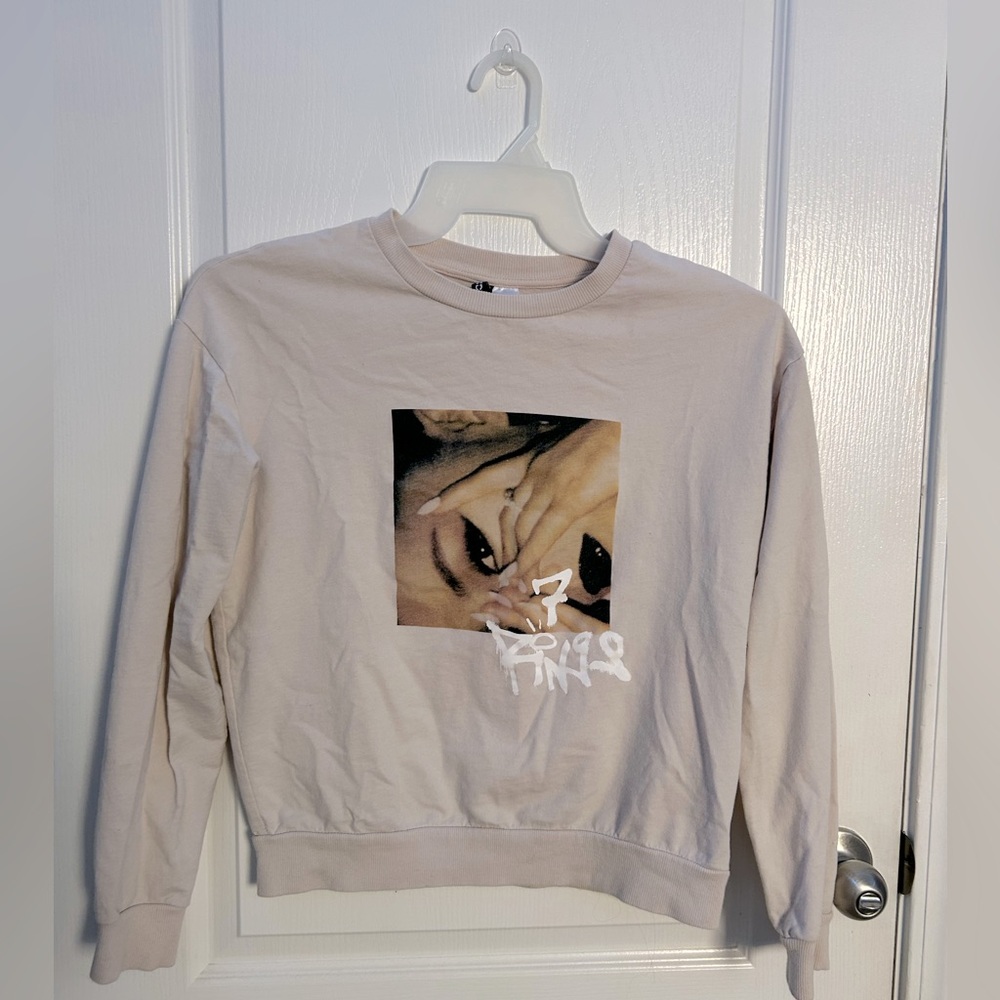 Ariana grande sweatshirt 💗